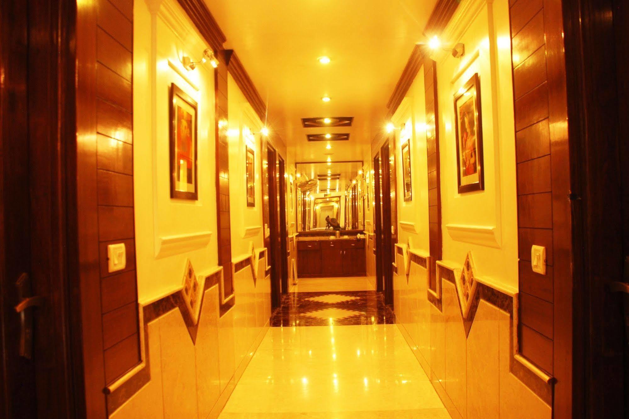 Hotel Shipra International New Delhi Eksteriør billede